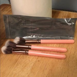 BRAND NEW Luxie Makeup brushes